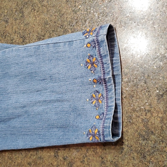 Women's Blue Jeans - Picture 4 of 6